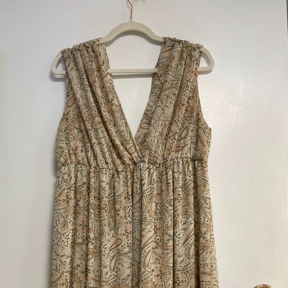 H&M Dresses & Skirts - Grecian-style Paisley Maxi Dress